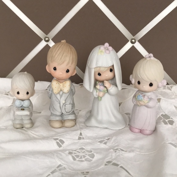 Precious Moments Figurines - Picture 1 of 10